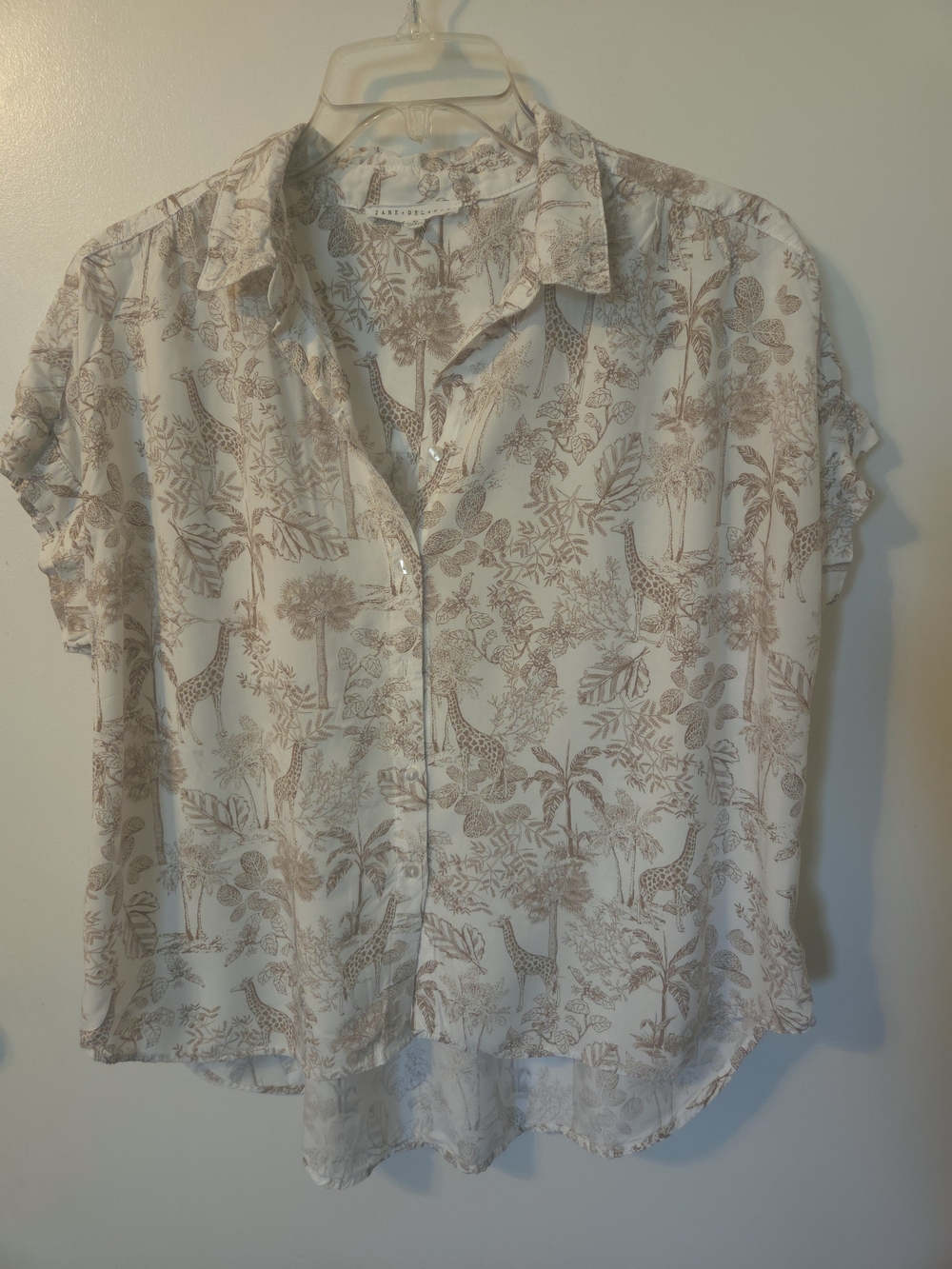 Jane & Delancey Jungle Safari Animal Print Button Up High Low Hem Top XL